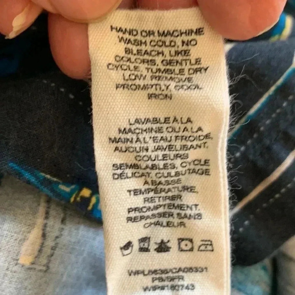 Woolrich, men’s 100% crisp  cotton button down shirt in a canoe pattern - Picture 5 of 6